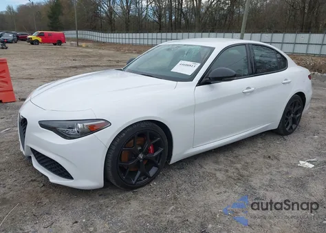 2020 Alfa Romeo Giulia Sport Rwd z USA, uszkodzony, nr VIN ZARFAMAN1L7635156